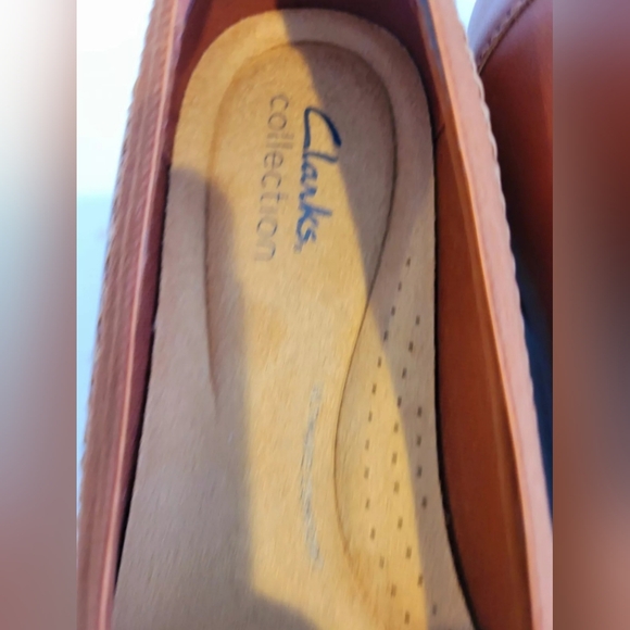 New Clarks Women's colecion Brown Leather Flats - Picture 6 of 8